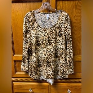 LuluRoe Shirt Womens Small Brown Cheetah Print Long Sleeve Scoop Neck Polyester